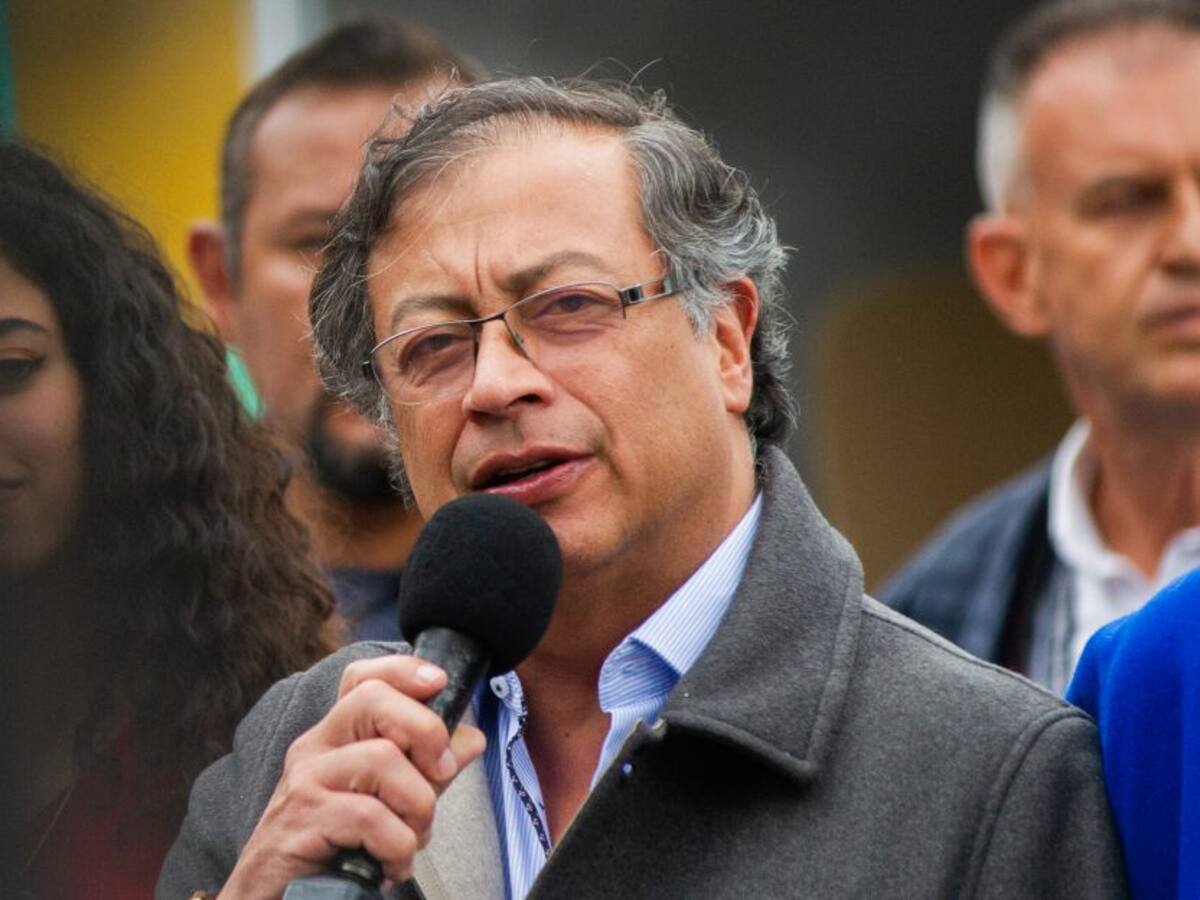 Gustavo Petro anuncia a sus ministros de Transporte, Comercio y TIC