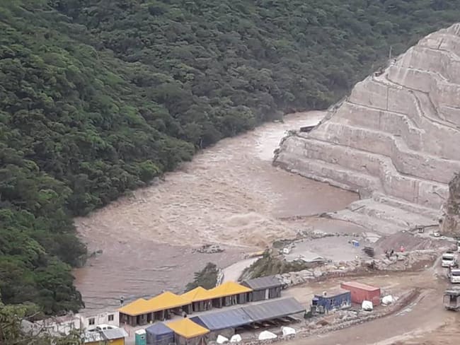 Avanza obra para alzar y terminar la presa en Hidroituango