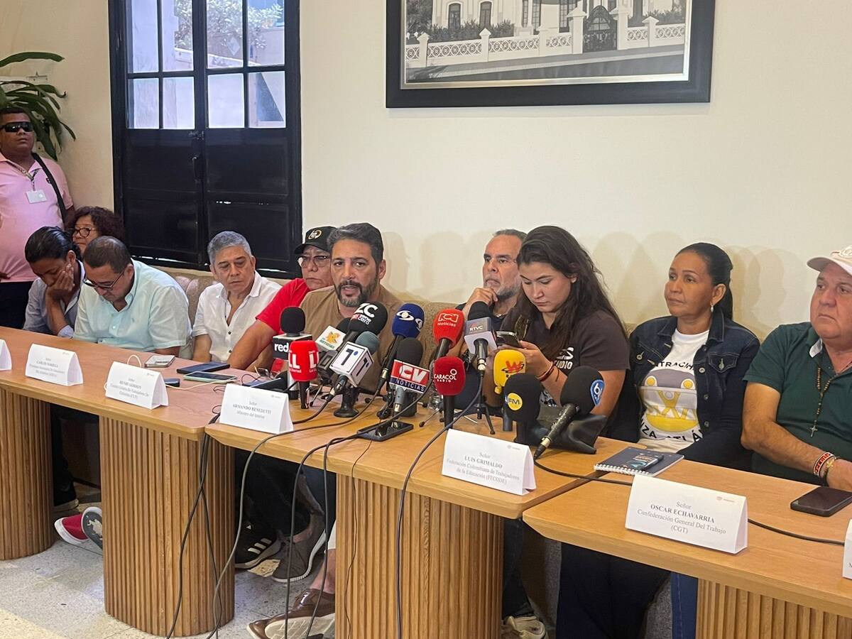 Benedetti niega pacto con Dilian Francisca Toro en medio de escándalo por caída de consulta popular