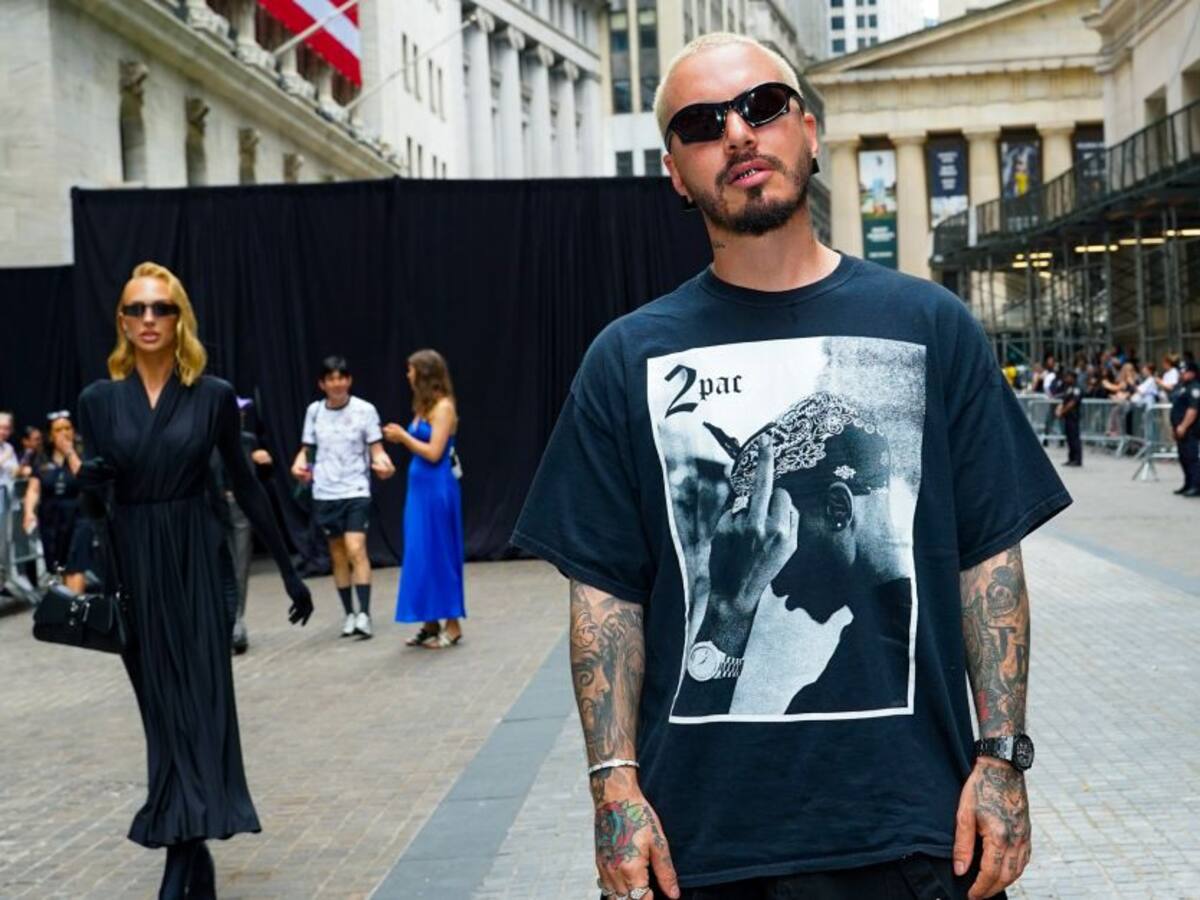 J Balvin publicó en su cuenta de Instagram fotografías en minifalda