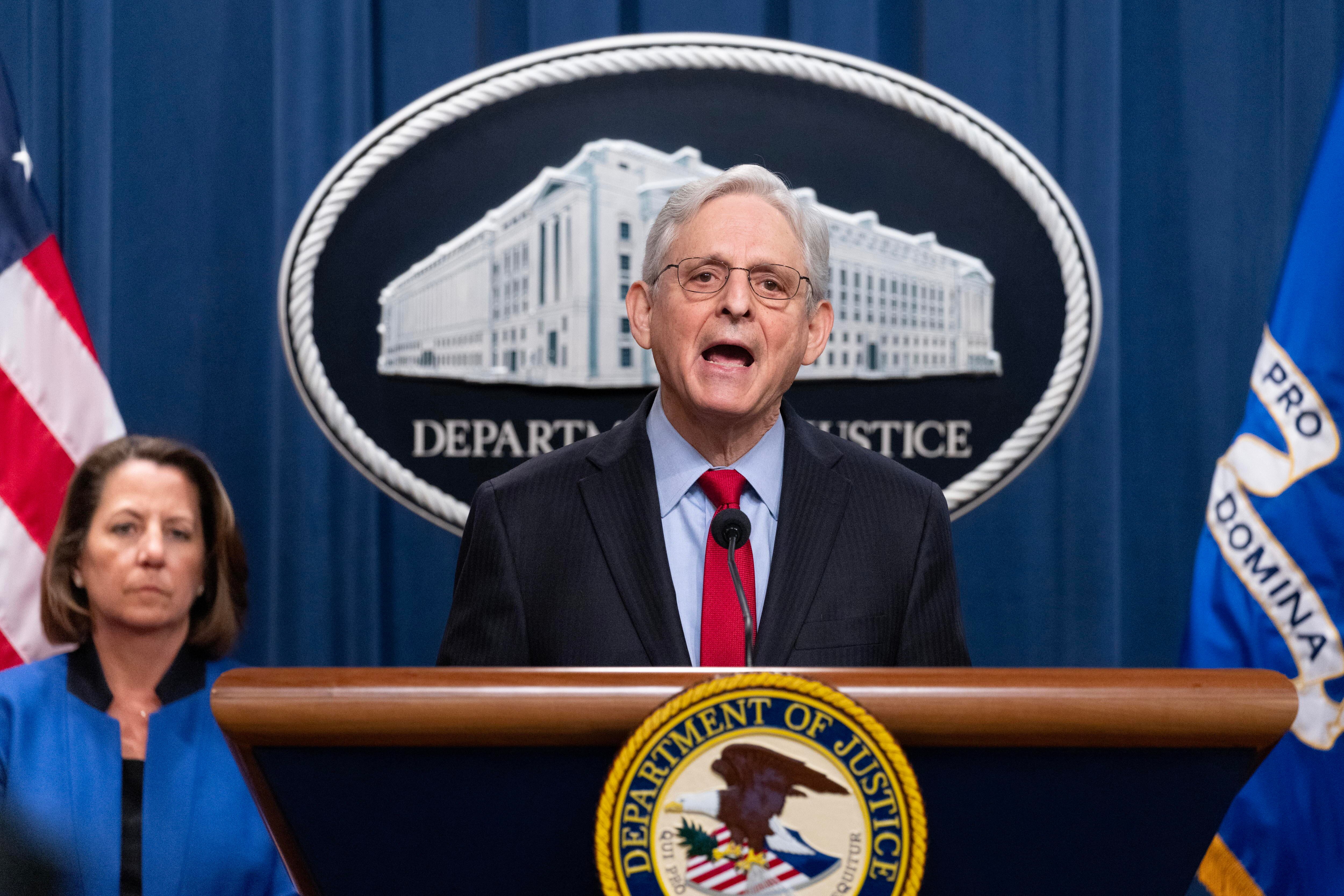 Washington (United States), 21/03/2024.- US Attorney General Merrick Garland (R) speaks as US Deputy Attorney General Lisa Monaco (L) looks on during a news conference announcing an antitrust case against Apple, at the Justice Department in Washington, DC, USA, 21 March 2024. The US Justice Department announced a landmark lawsuit against Apple, one of the world's most valuable companies, in an antitrust case alleging that Apple has monopolized smartphone markets by preventing competitors from accessing hardware and software features of the iPhone. EFE/EPA/MICHAEL REYNOLDS