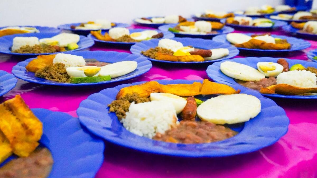 Abierto nuevo comedor escolar en la I.E. Mercedes Ábrego, sede Medellín