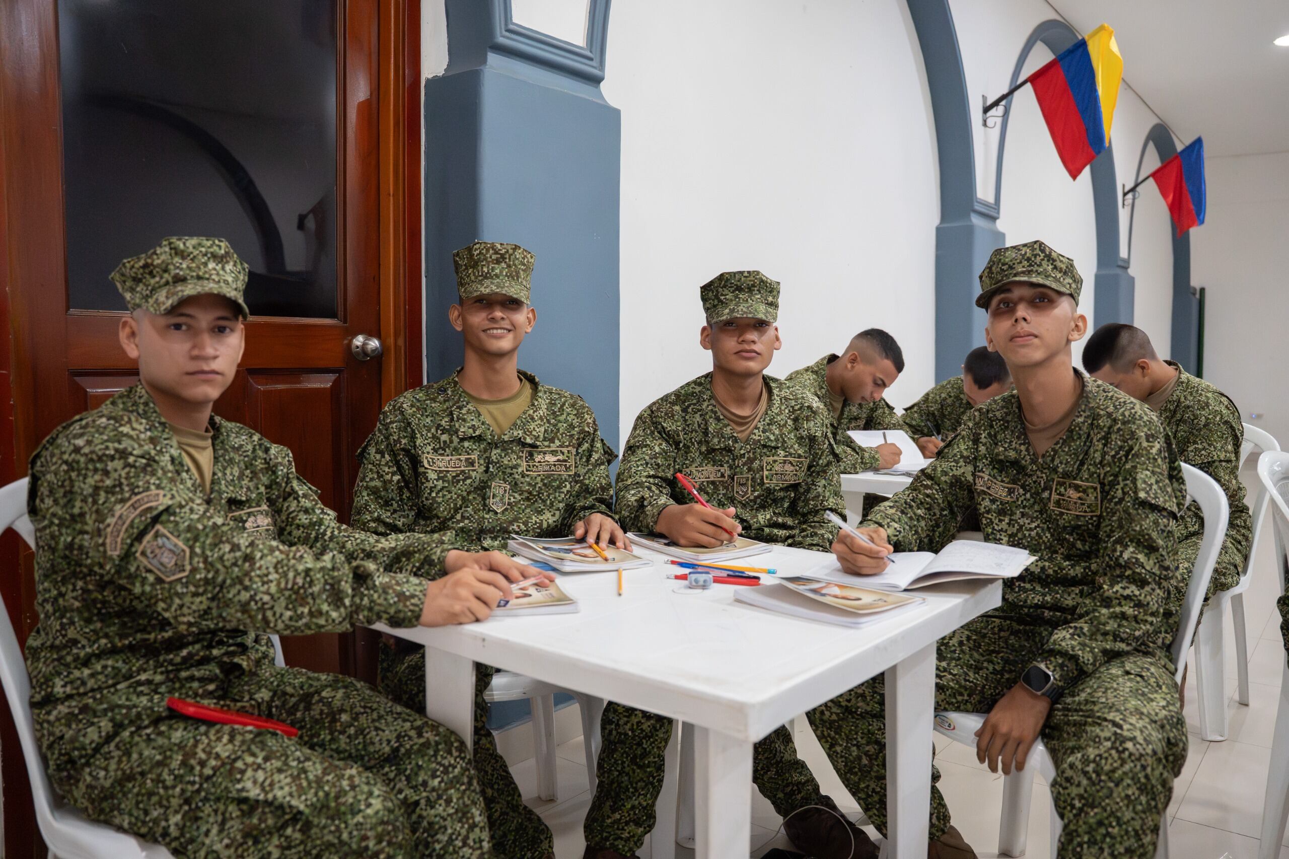 Infantes de marina emprenden su camino hacia el bachillerato en Cartagena