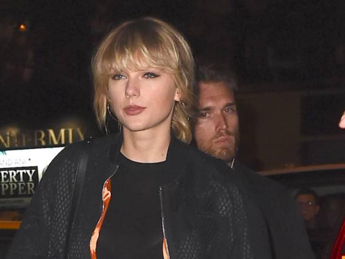 Guardaespaldas: Vi a locutor tocar a Taylor Swift