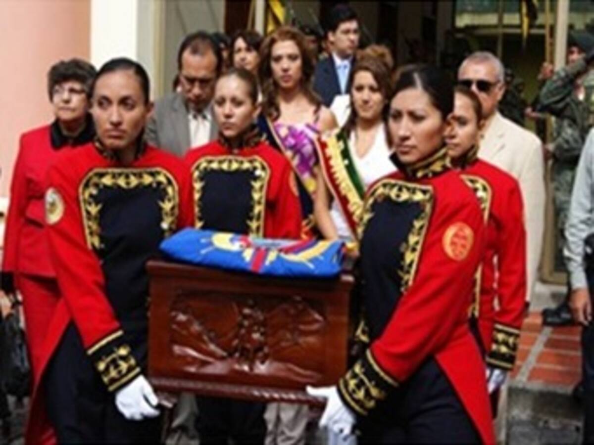 En Pasto recibieron con honores militares a 'Manuela la Libertadora'