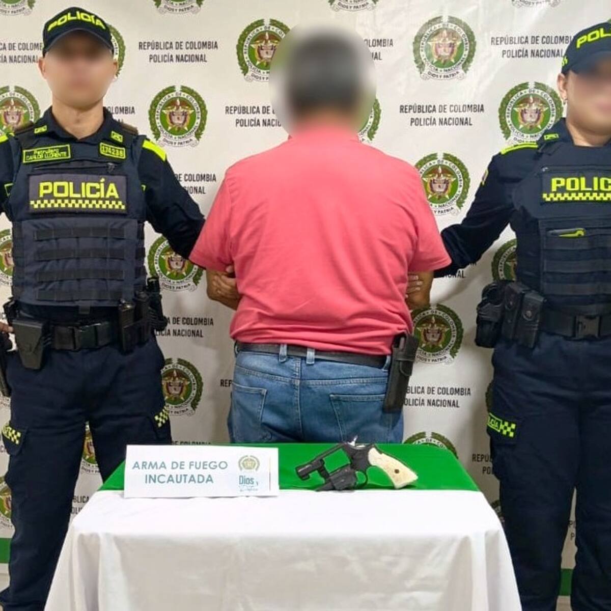 Capturados dos adultos mayores con revólveres y municiones en Cartagena