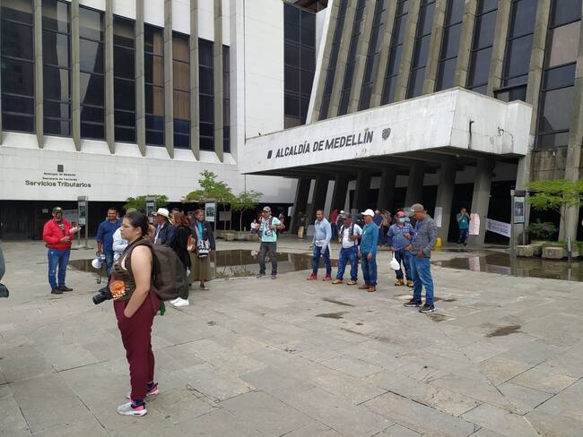 Manifestantes del Bajo Cauca impidieron el ingreso a la Alcaldía de Medellín