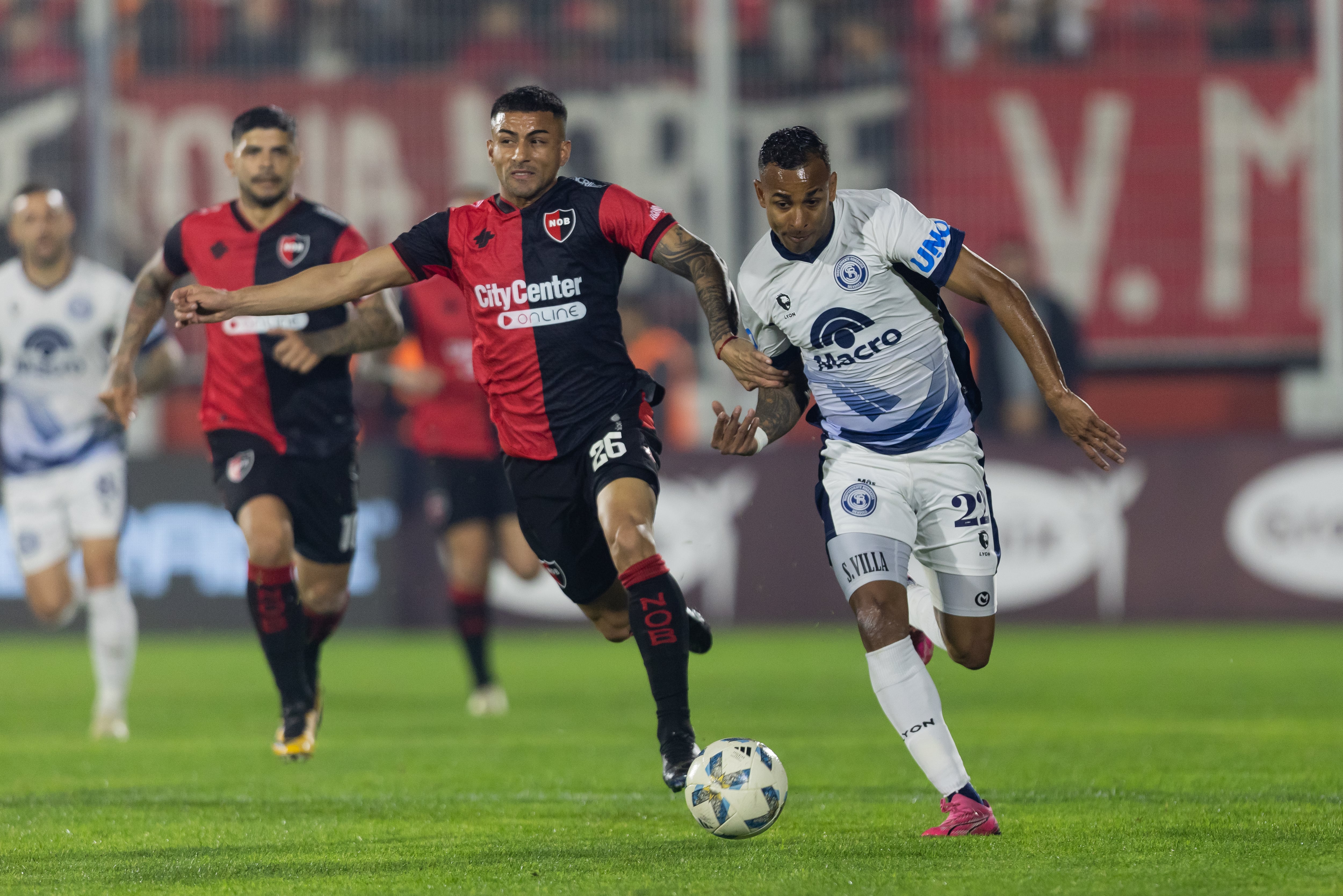 “El presidente de River no volvió a llamar”: atención con el monto que piden en Rivadavia por Villa.  (Photo by Mateo Occhi/Getty Images)