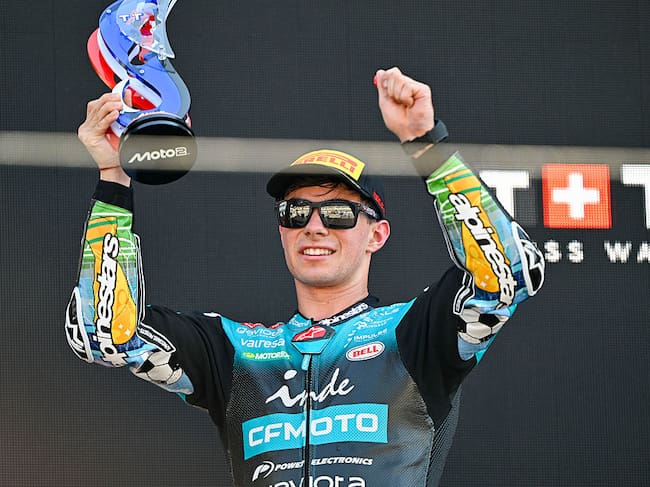 ¡David Alonso logra su primera victoria de la temporada 2026 en Moto2! Así fue su apretado triunfo. (Photo by Gold & Goose Photography/Getty Images)