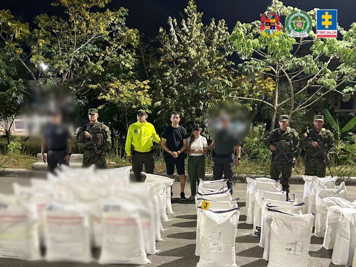 En Neiva, producían medicamentos ilegales que vendían en Colombia y Ecuador