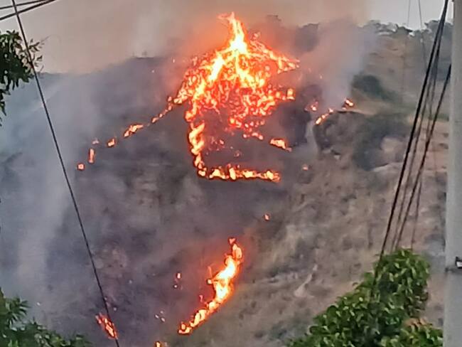 Incendio en La Mesa de los Palacios en Honda, Tolima