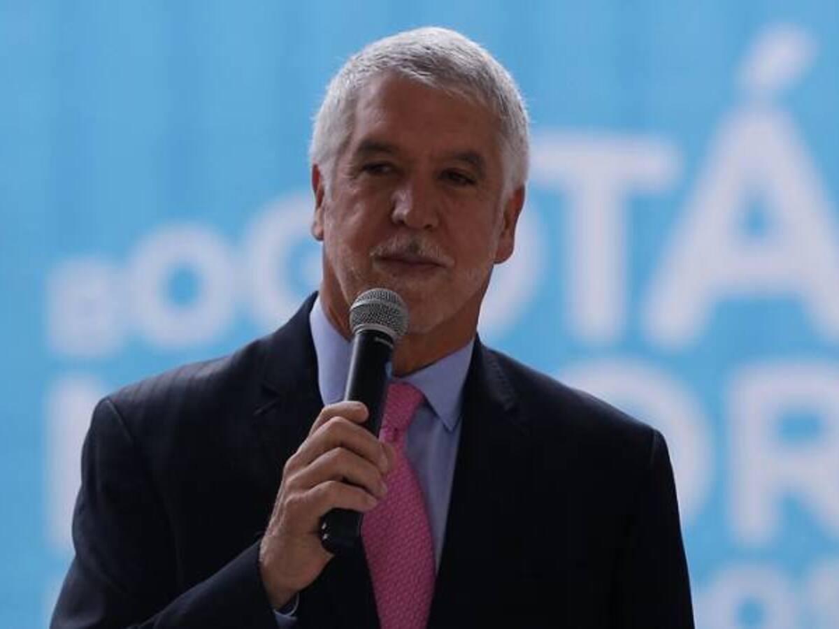 Peñalosa pide el Gobierno Nacional que prohíba la venta de pólvora a particulares