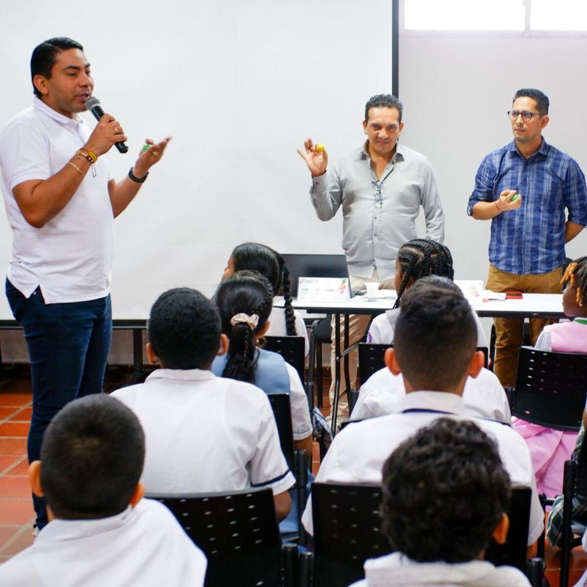 Estudiantes de colegios en Cartagena midieron sus capacidades en oratoria