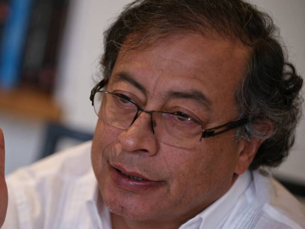 No aceptamos el apoyo de bandas criminales: campaña de Gustavo Petro