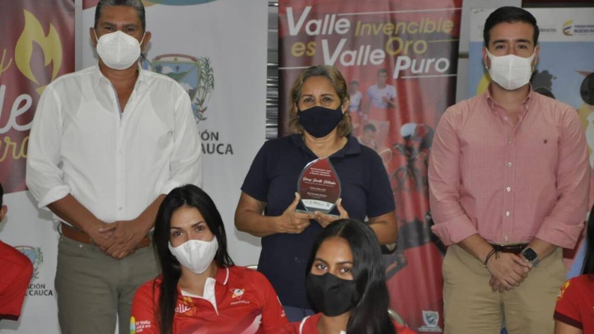 Janeth Hatiuska, dijo adiós después de 30 años en las piscinas
