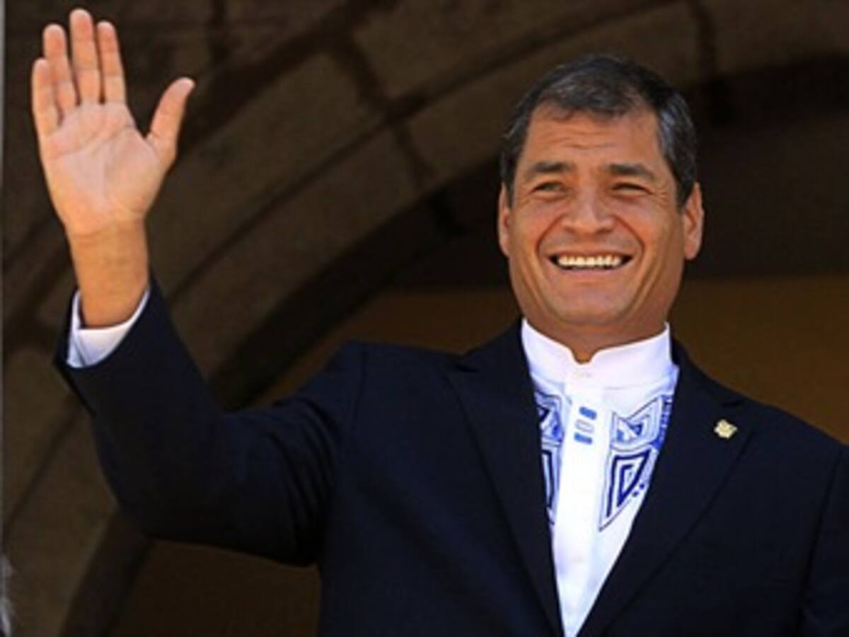 Resumen 11:00 am: Hoy inicia la tercera presidencia de Rafael Correa