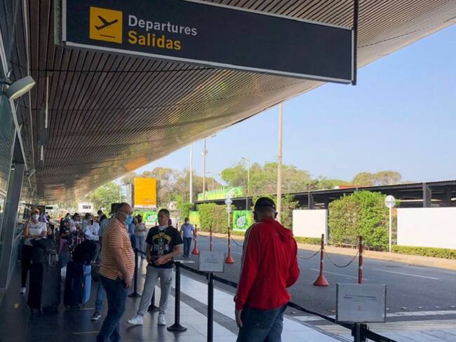 Otros 102 norteamericanos salen de Cartagena en vuelo humaniario