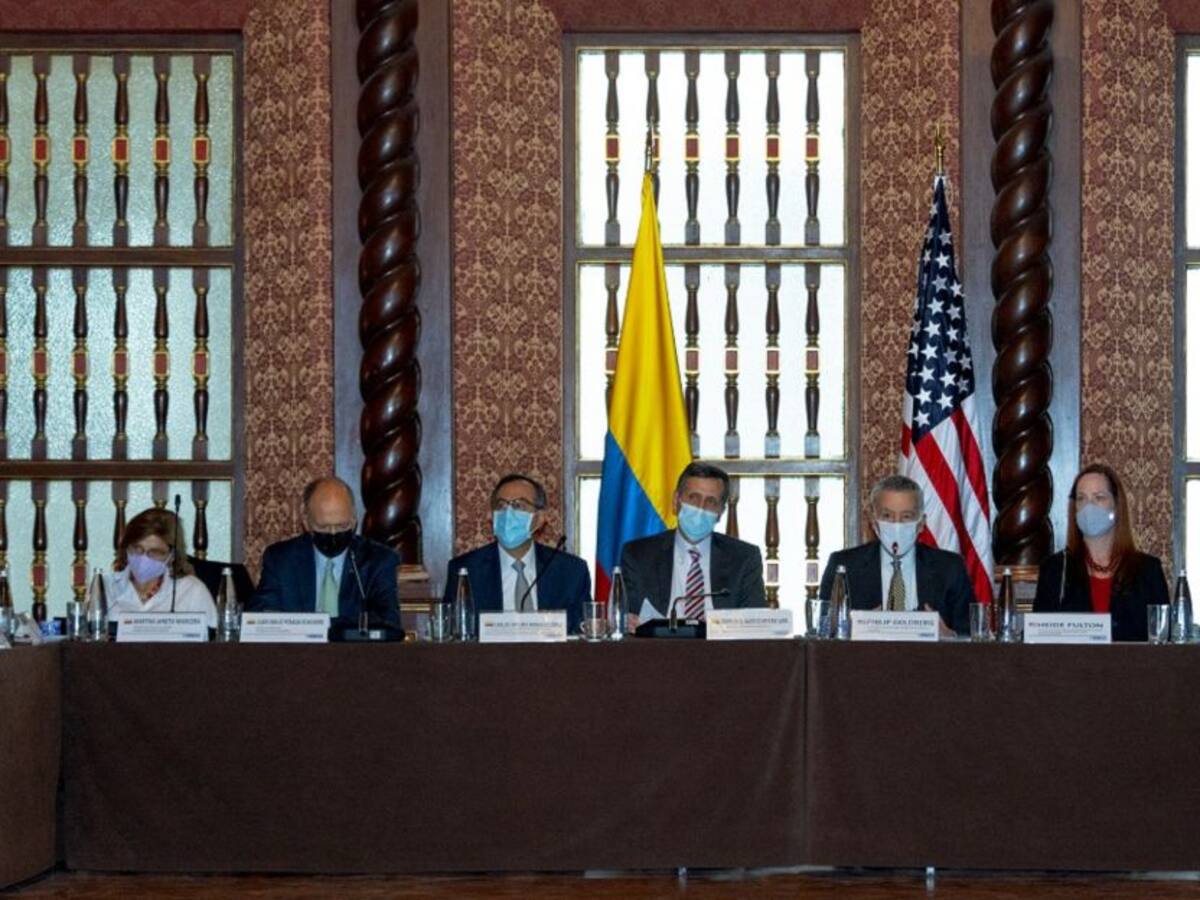Colombia y EE.UU. anuncian nueva estrategia antinarcóticos