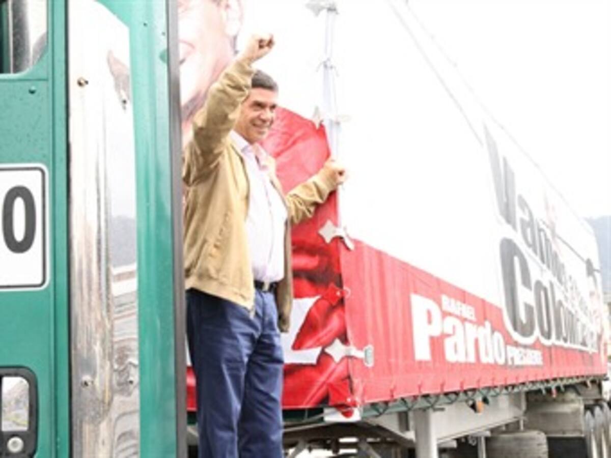 Rafael Pardo dice que no hará alianzas con uribistas y menos por burocracia