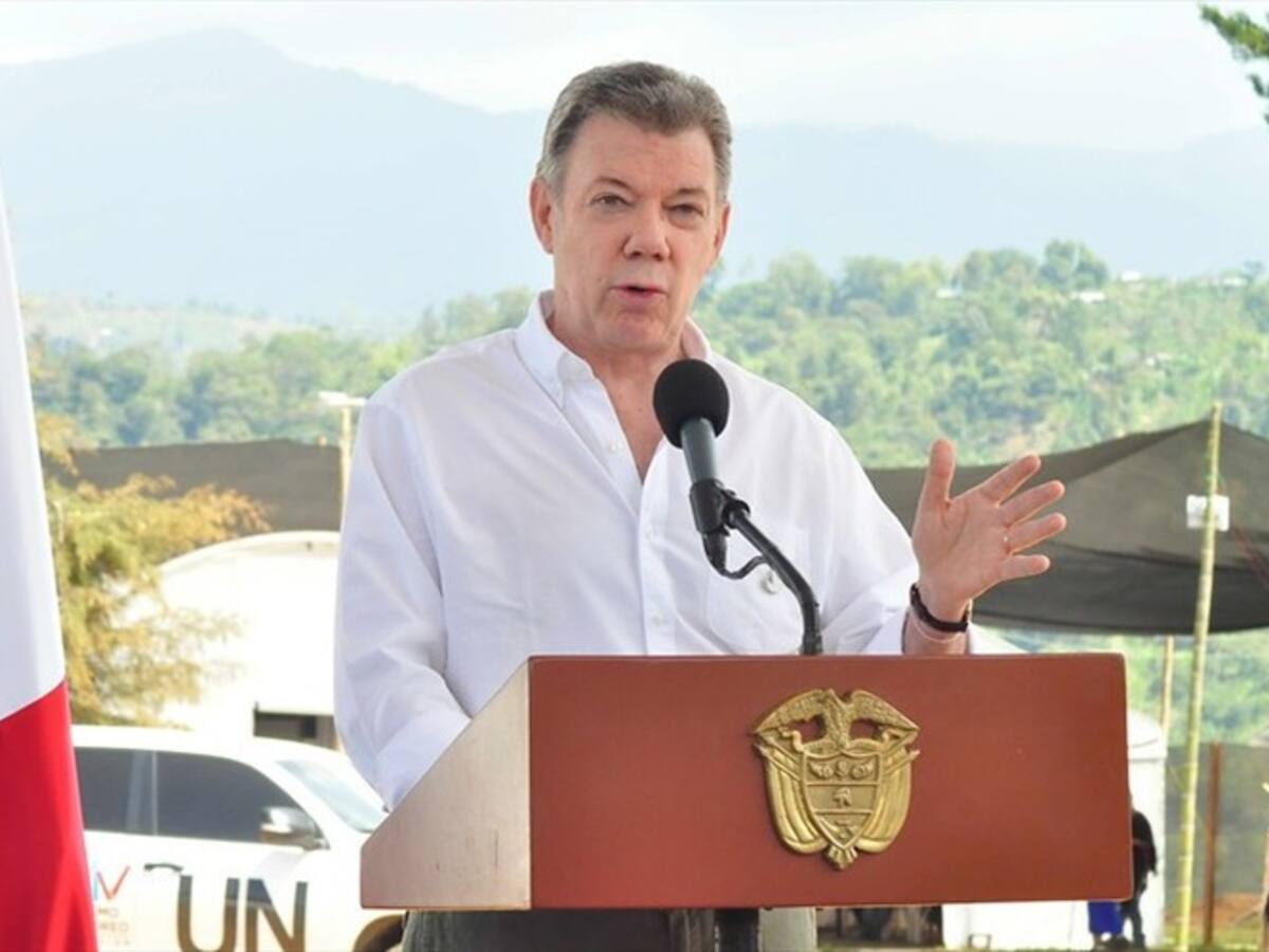 Santos firmó los dos indultos de guerrilleros que solicitaba el Eln