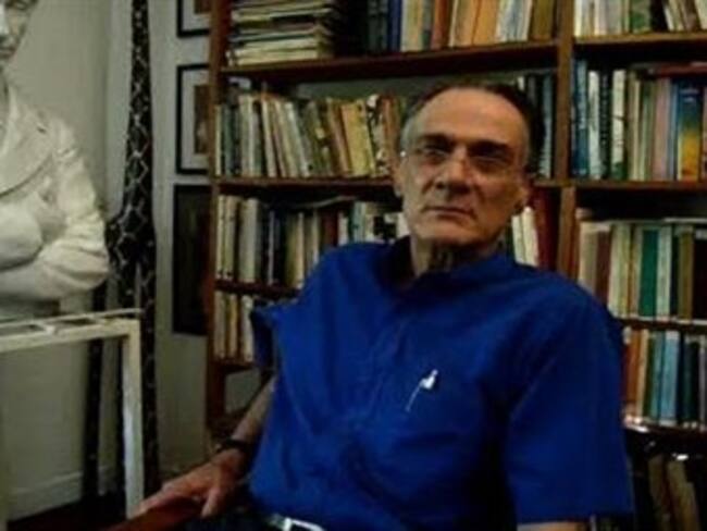 El presidente de la Sociedad Protectora de Animales de Medellín habla sobre su trabajo contra el maltrato animal.