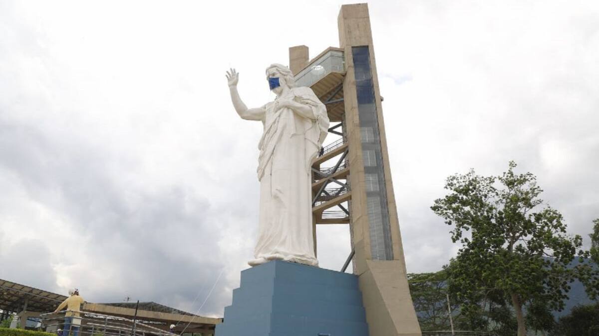 El santísimo tiene tapabocas