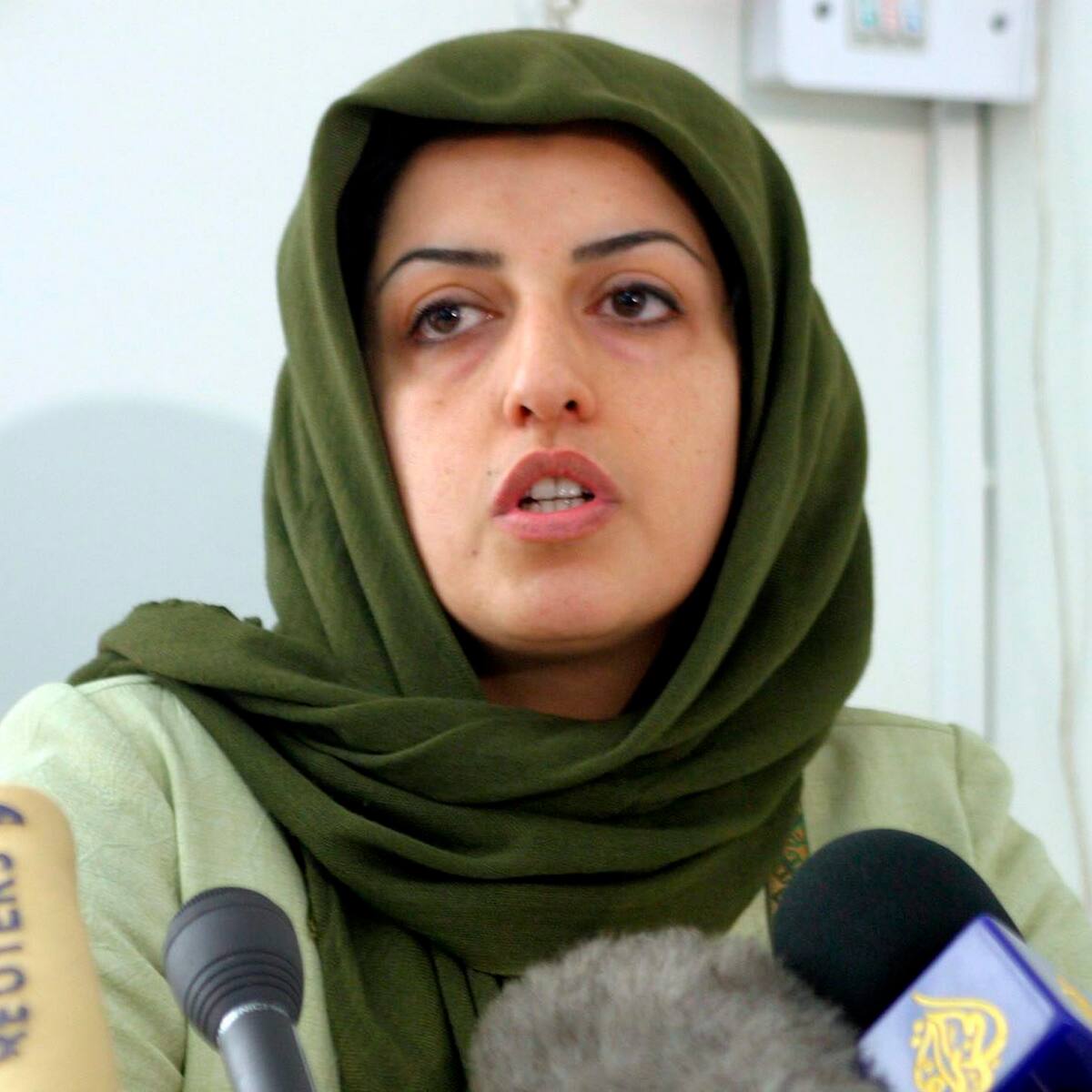 Nobel de Paz Narges Mohammadi estaría en estado crítico en prisión