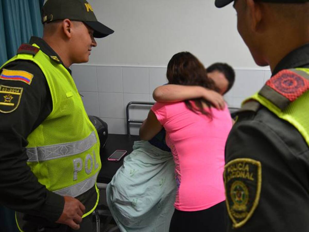 Rescatan a un menor de 9 años de edad que cayó a las aguas del río Medellín