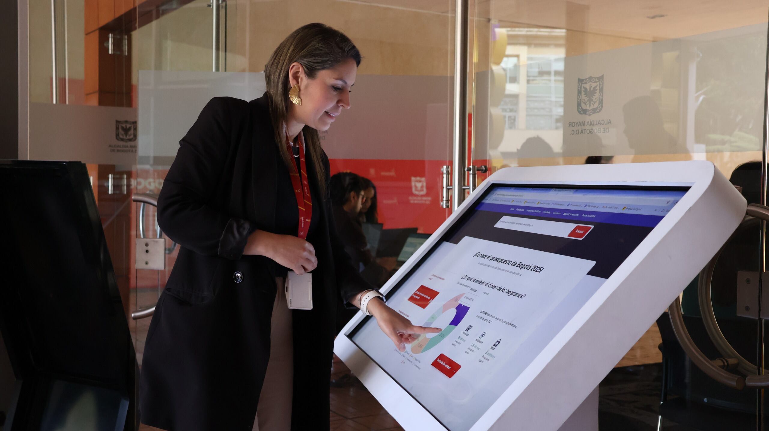 Lanzan plataforma para que los bogotanos hagan seguimiento a las inversiones públicas de la ciudad . Foto: Secretaría General.