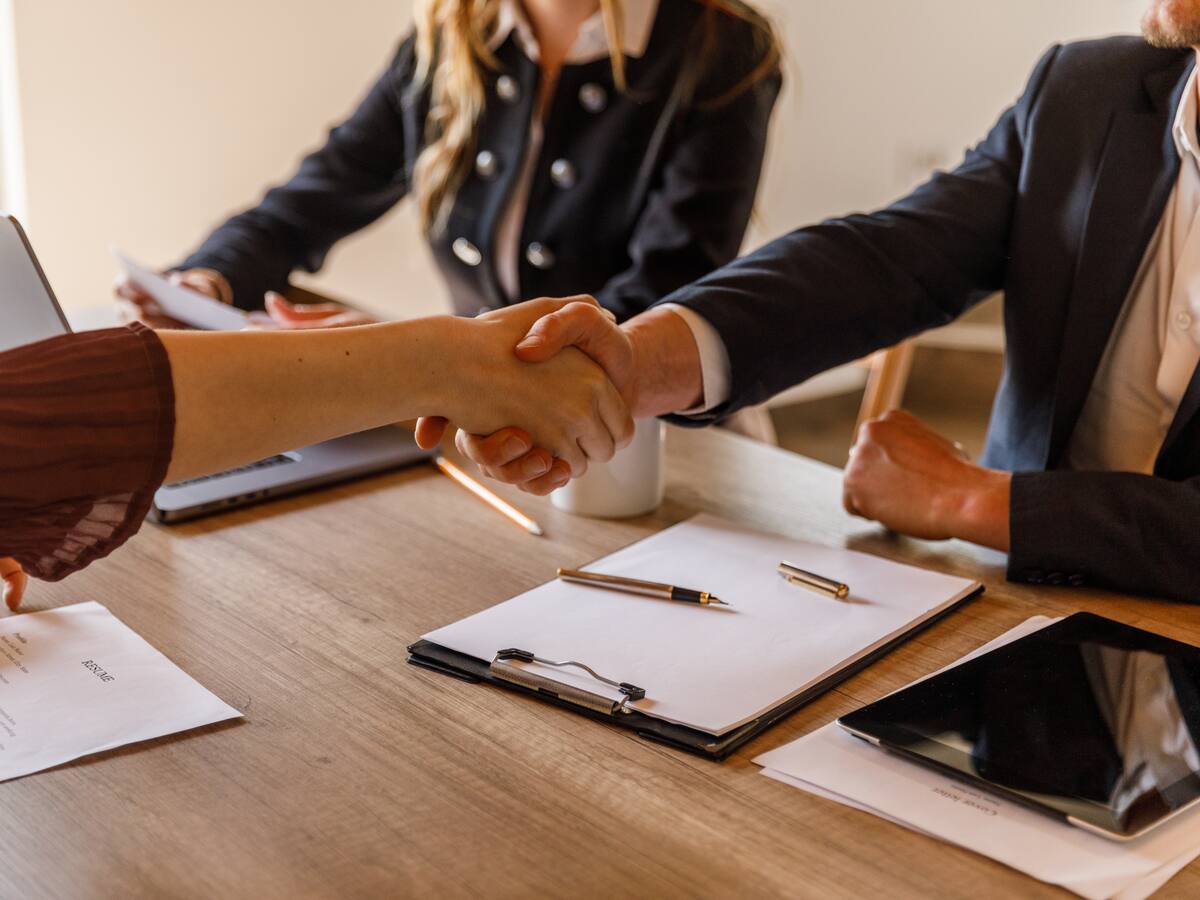 Por escasez de talento experto en inteligencia artificial y ciberseguridad, gremio propone plan de acción