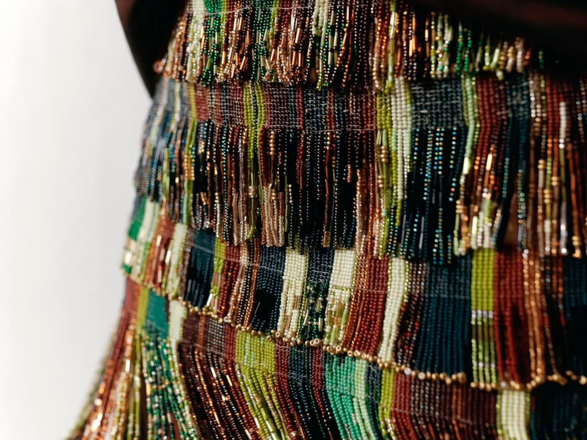 La moda hecha por artesanas de Bolívar llega a las vitrinas de España