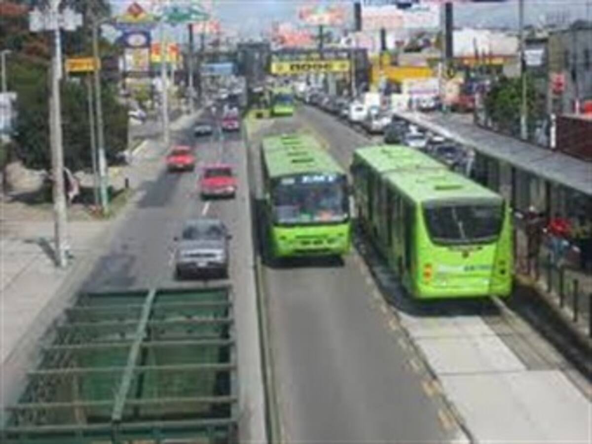 Transmetro inicia procesos sancionatorios a operadores por sacar de operación 23 buses mas