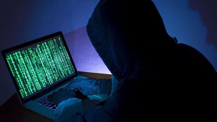Ciberataque. Foto: Getty Images / SEKSAN MONGKHONKHAMSAO