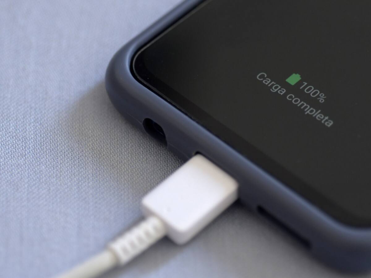 ¿Poner el celular en 'modo oscuro' ahorra la batería?