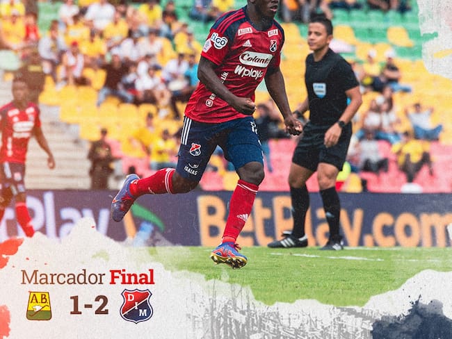 Edwuin Cetré festeja el primer gol del Medellín / Twitter: @DIM_Oficial