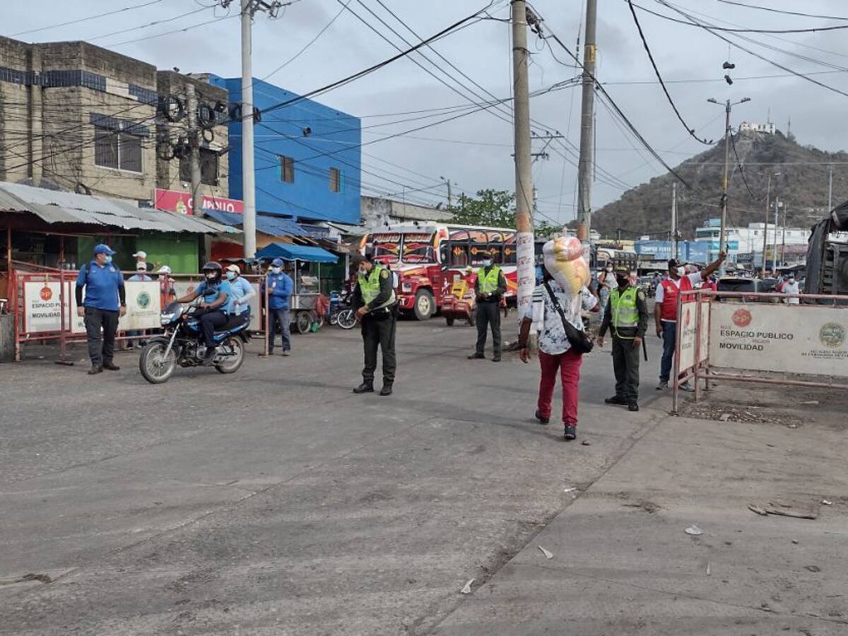 Delincuentes hurtaron dinero en cajas fuertes de dos negocios en Bazurto