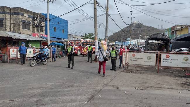 Los presuntos responsables ingresaron a los negocios mediante engaños y drogaron al vigilante de turno para lograr su cometido