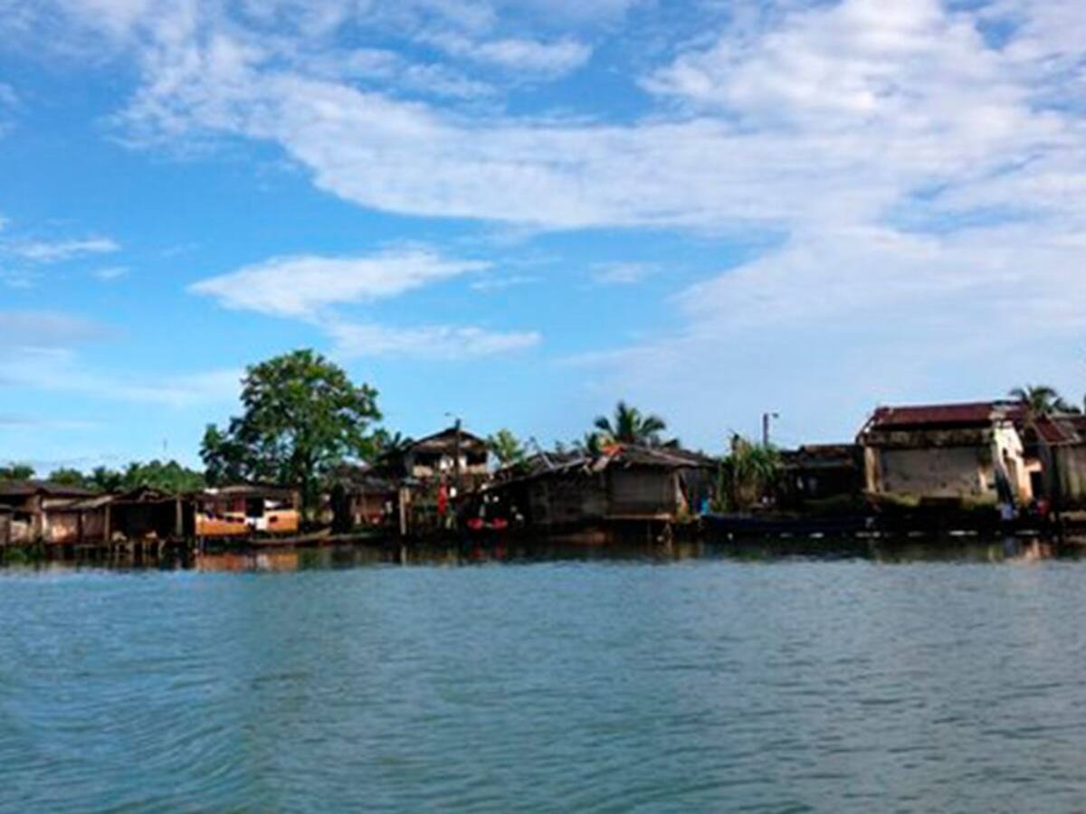 Desbordamiento del río Atrato deja 5.000 familias afectadas en Chocó