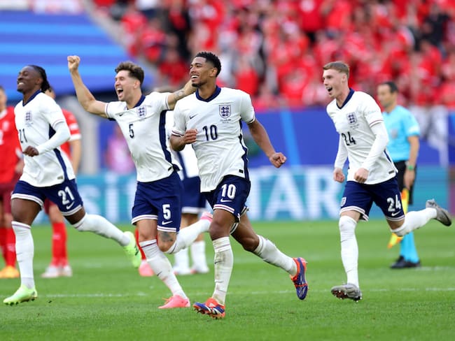 Inglaterra venció desde el punto blanco a los suizos / Getty Images