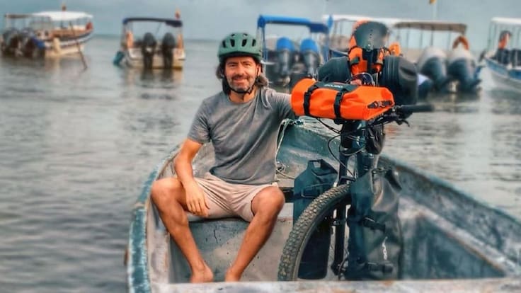 DAVID RESTREPO, EL EMPRESRIO QUE AYUDA A COLOMBIA DESDE SU BICICLETA