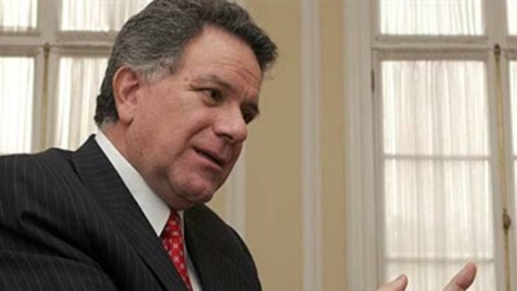 Restrepo entregará el partido de la U a Juan Manuel Santos si el referendo se hunde