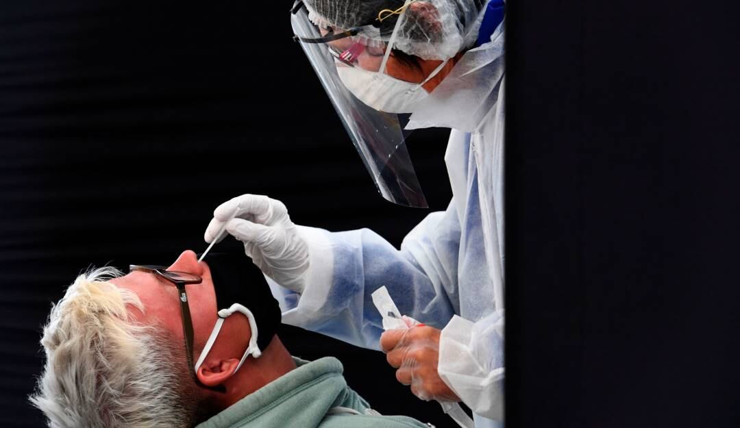 Toma de pruebas contra el coronavirus en Francia. Foto: Getty