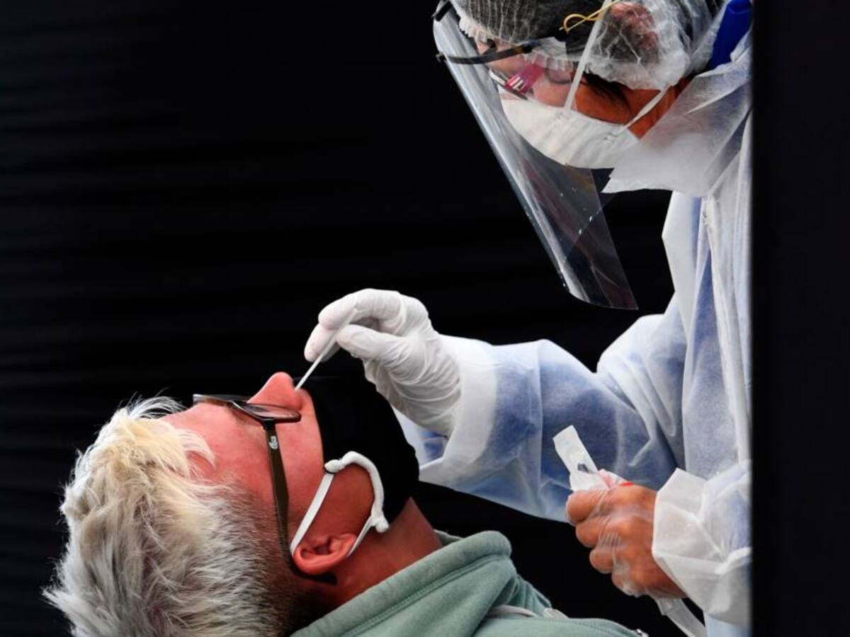 Francia detecta una nueva variante del COVID-19