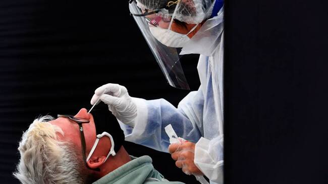 Toma de pruebas contra el coronavirus en Francia. Foto: Getty