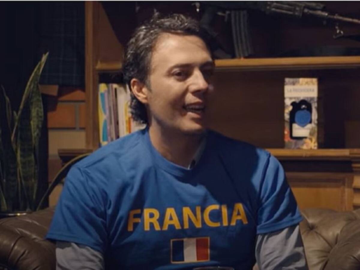 Daniel Quintero posó con una camiseta de Francia en show de 'Juanpis'