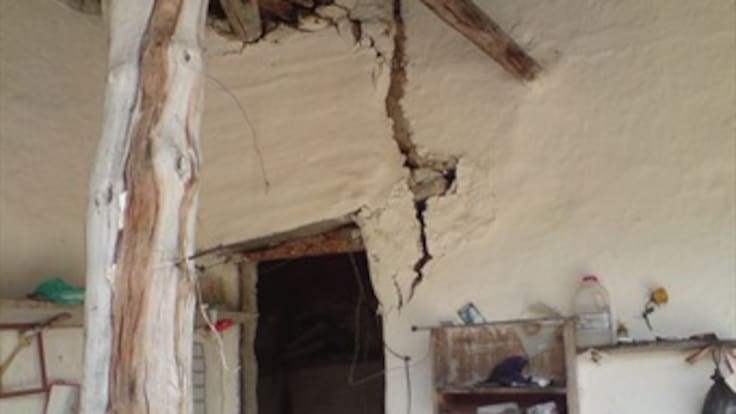La tierra ruge y se traga viviendas en Molagavita, Santander