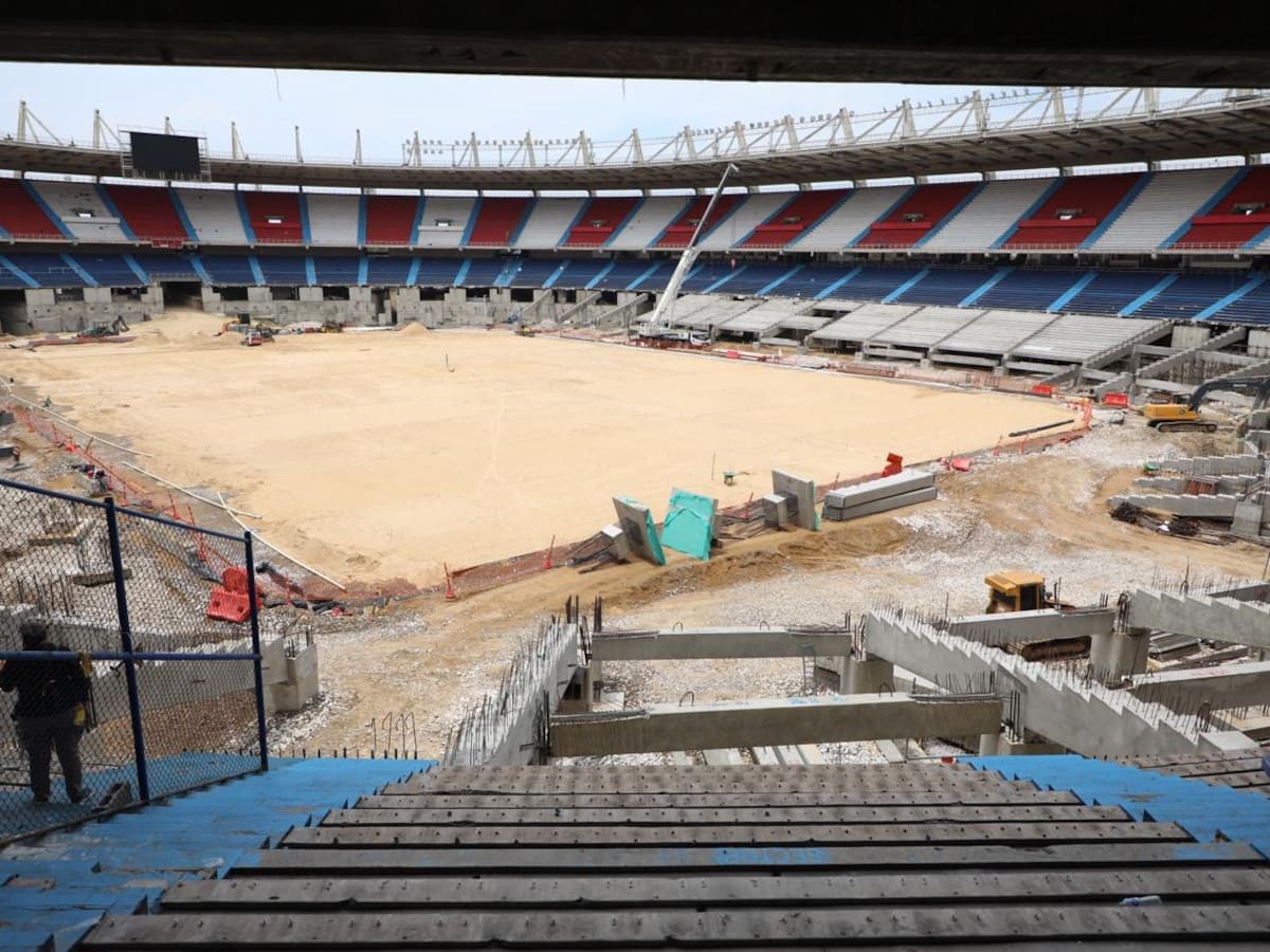 Alcalde Alejandro Char supervisa pruebas de nuevas sillas en el estadio Metropolitano