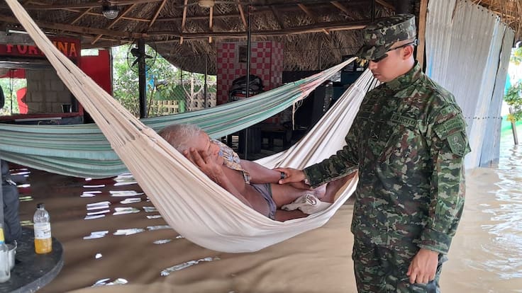 Ejército despliega todas sus capacidades para atender emergencia invernal en Córdoba y Sucre