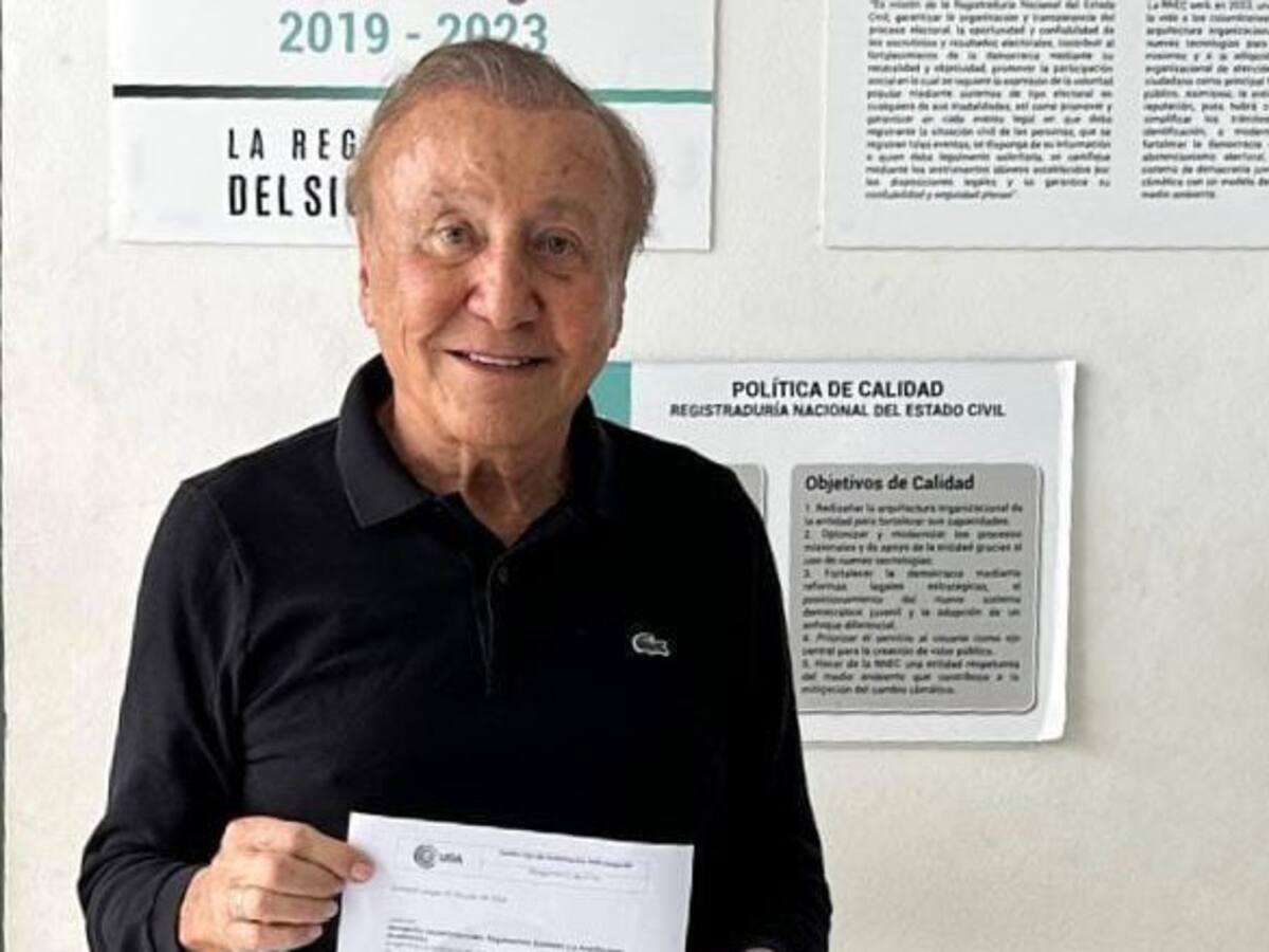 Rodolfo Hernández inscribe candidatura a la Gobernación de Santander