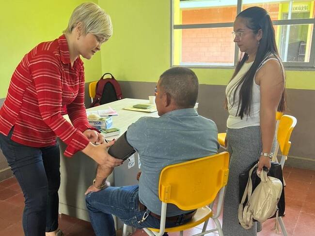 Fuerza Aeroespacial Colombiana llevó salud a más de 400 habitantes de Abejorral